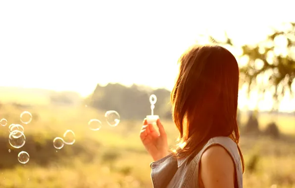 Girl, the sun, light, bubbles