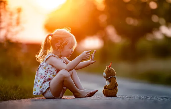 Road, light, bear, girl
