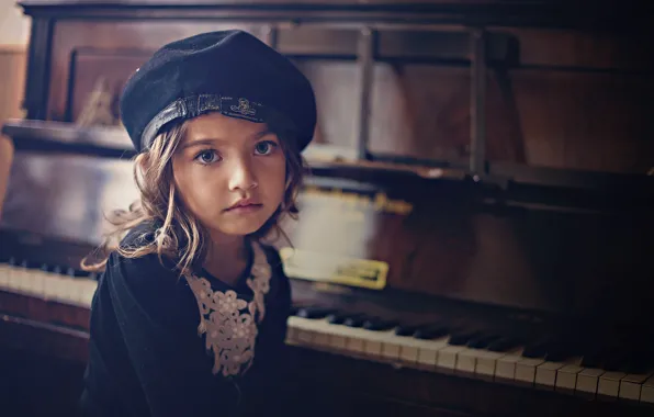 Picture portrait, girl, piano