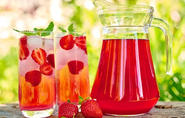 Ice, strawberry, glasses, pitcher, lemonade