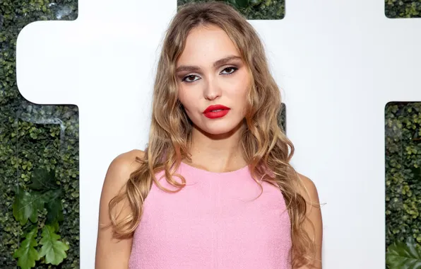 Look, pose, model, makeup, actress, hair long, Lily-Rose Depp, Lily-Rose Depp
