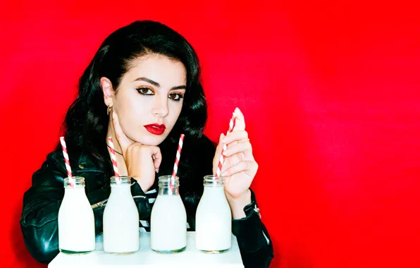 Picture background, photoshoot, Charli XCX, Charlotte Emma Aitchison, DIY