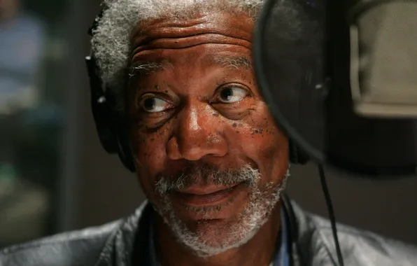 Picture smile, microphone, Morgan Freeman