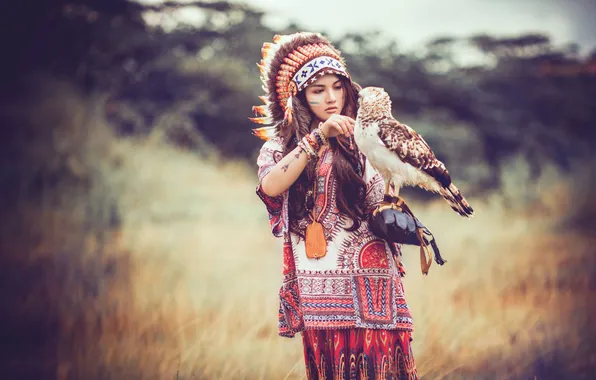 Picture girl, nature, feathers, Falcon, headdress