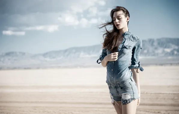 Picture girl, the sun, the wind, desert, hair, shorts, jeans