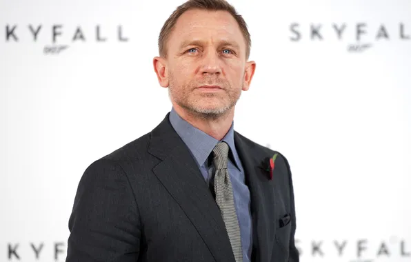 Portrait, costume, white background, actor, Daniel Craig, Daniel Craig, Skyfall