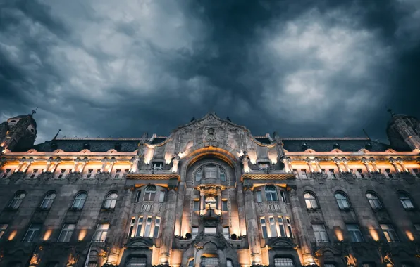 Night, the city, Grand Budapest Hotel