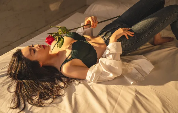 Chest, look, girl, light, flowers, face, pose, rose