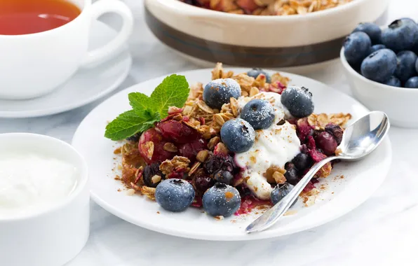 Picture berries, blueberries, oatmeal