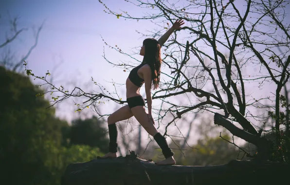 Picture tree, brunette, stretching