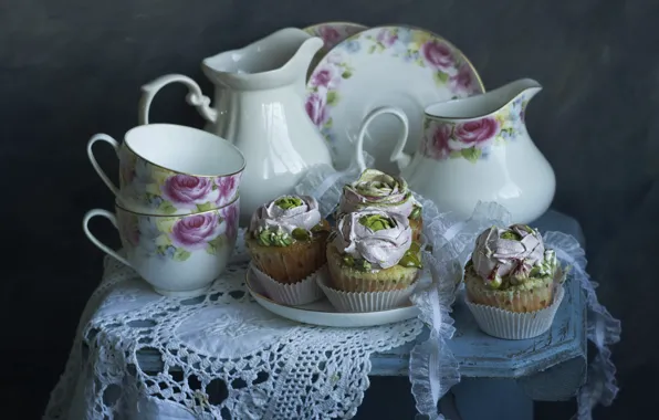 Picture dishes, cakes, napkin, stool, Lionella Zimina