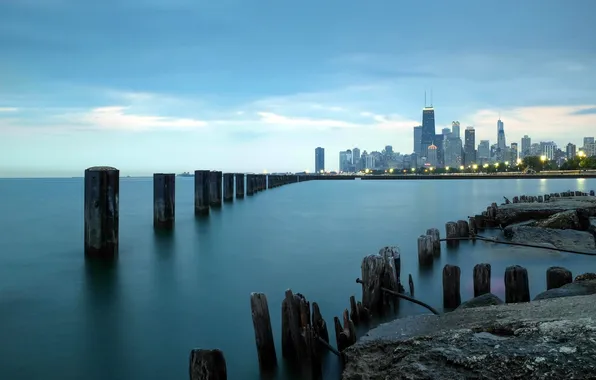 The city, Chicago, Pink Balloon
