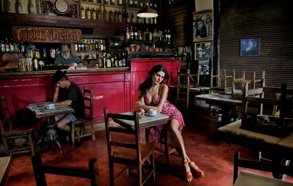 Dress, bar, model, Isabel Fontana, look, Steve McCurry, Pirelli Calendar