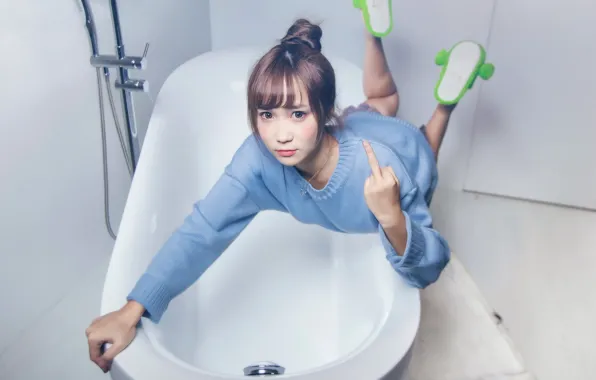 Picture girl, bath, fingers, gesture