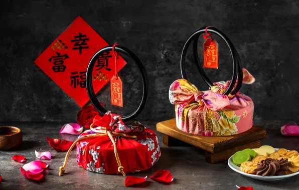 Petals, cookies, candy, sweets, box