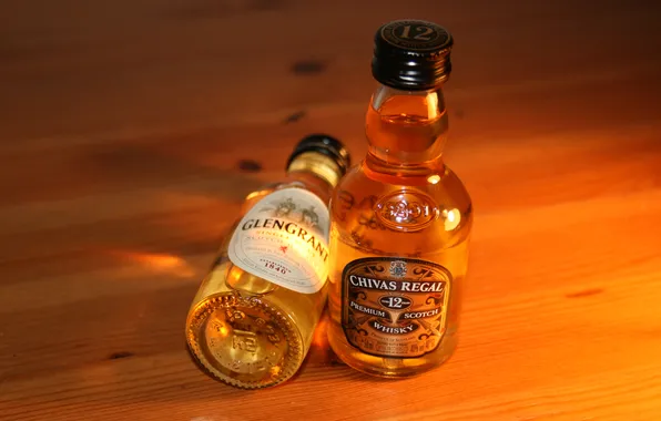 Floor, whisky, small bottles