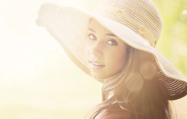 Light, face, in the hat