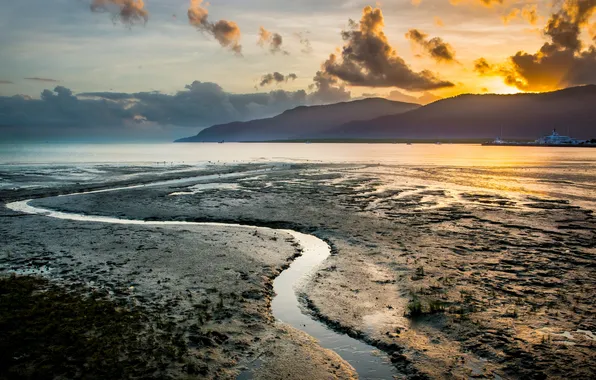 Plage, mountains, dawn, QLD, Cairns, Cairns Central