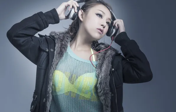 Picture girl, headphones, Asian