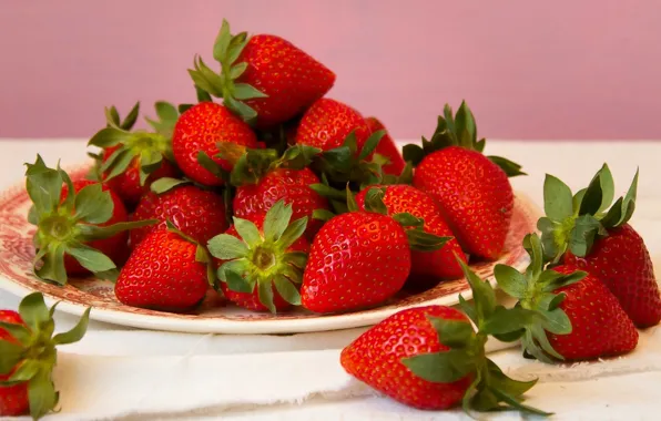 Berries, strawberry, plate