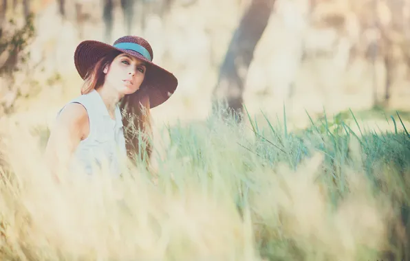 Picture look, girl, hat, photographer, in the grass, face, Aaron Woodall
