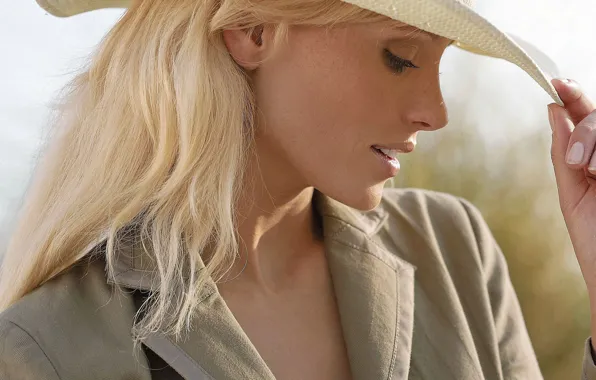 Face, hat, profile, jacket