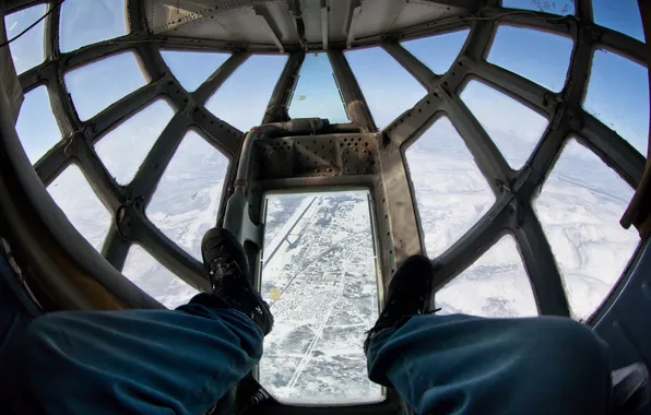 Picture flight, IL 76, the cockpit of the Navigator