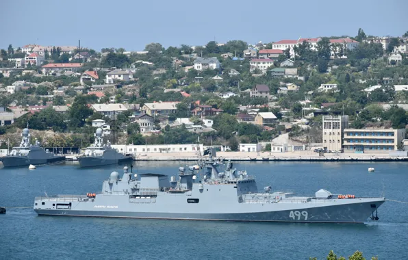 Frigate, towing, Sevastopol, Admiral Makarov