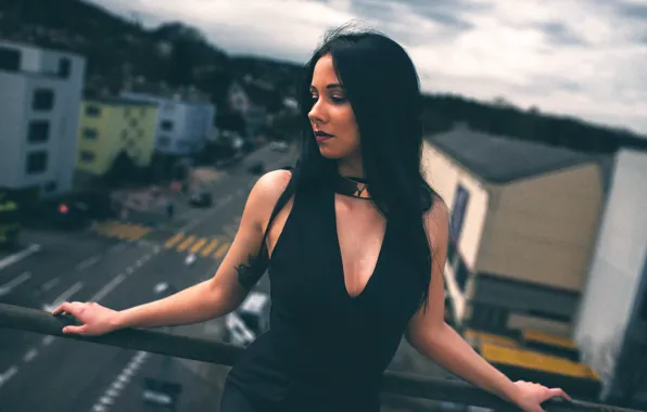 Picture the city, makeup, tattoo, neckline, sponge