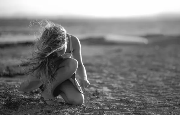 Sand, the wind, girl, monochrome