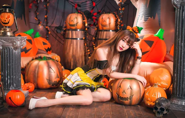 Picture girl, pumpkin, Halloween, Asian