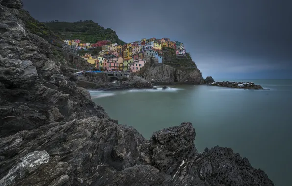 Sea, the city, overcast, rocks, shore, home, Italy, Manarola