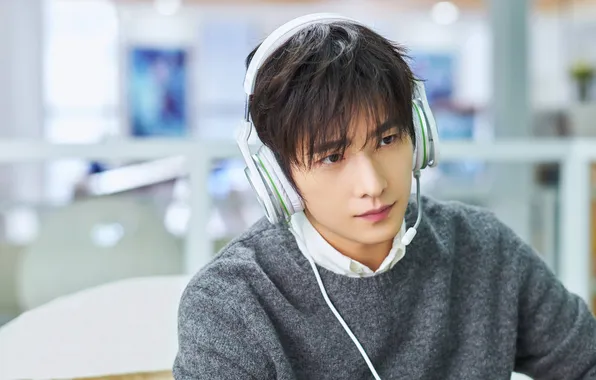 Look, headphones, the series, Quan Zhi Gao Shou, drama, 2019, Yang Yang, Jiang Shu Ying