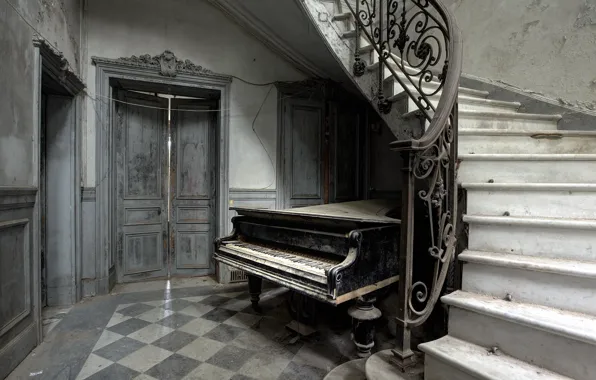 Music, ladder, piano