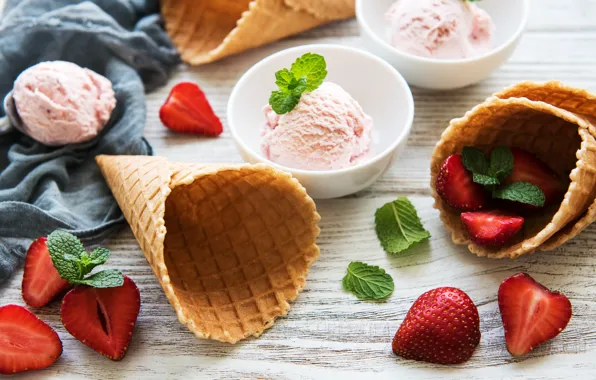 Strawberry, ice cream, mint, strawberry, waffle cone, Olena Rudo