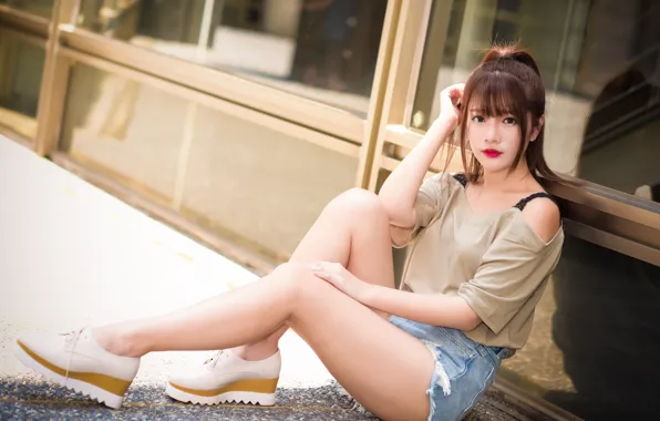 Picture summer, girl, face, legs, sitting