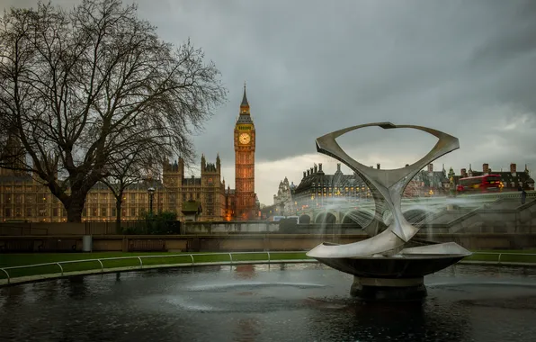 The sky, clouds, England, London, tower, fountain