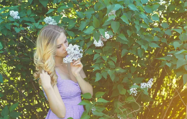 Picture chest, flowers, Girl