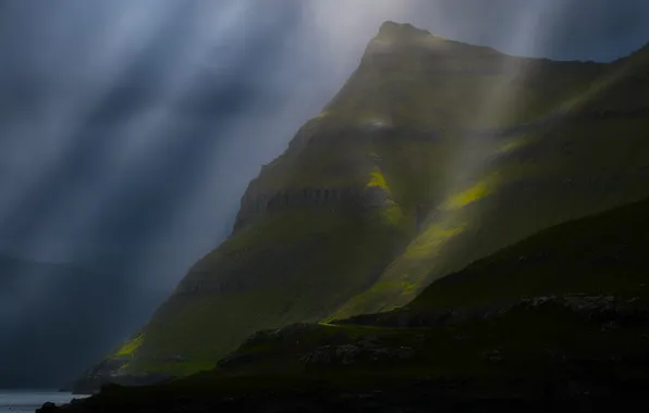 Mountains, clouds, rocks, shore, the rays of the sun, Faroe Islands