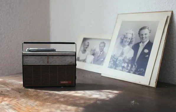 Photo, radio, receiver