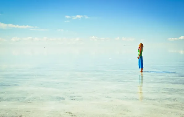 Girl, Salar de uyuni, Altiplano, Bolivia