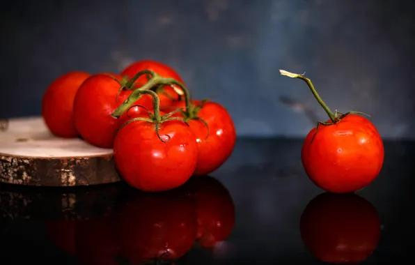Reflection, the dark background, table, food, red, still life, vegetables, tomatoes