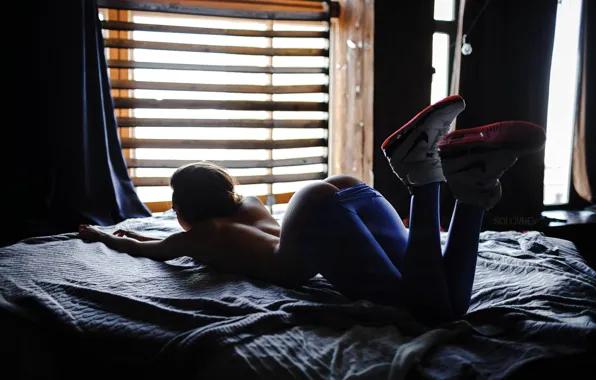 Ass, pose, model, Windows, figure, bed, lies, tights