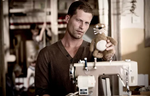 Picture the film, toy, actor, machine, Til Schweiger, Handsome, sewing, Keinohrhasen