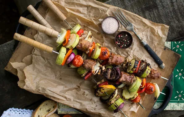 Picture meat, pepper, vegetables, tomatoes, salt, zucchini, kebabs