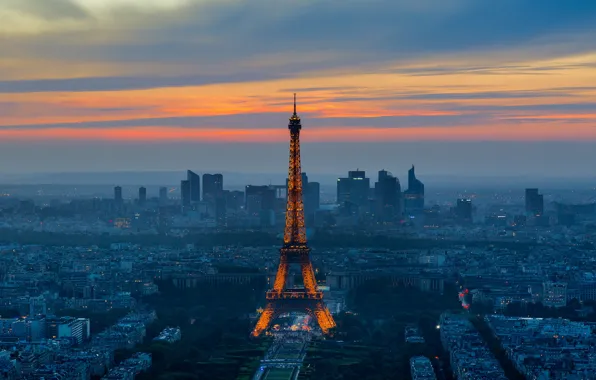 The city, the evening, Paris