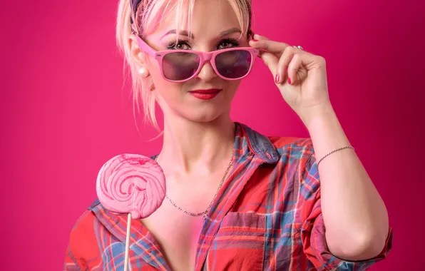 Picture glasses, blonde, lollipops, shirt, Emilie, sunglasess