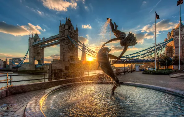 Picture the sky, clouds, street, London, beautiful, fountain, Tower bridge, Tower Bridge