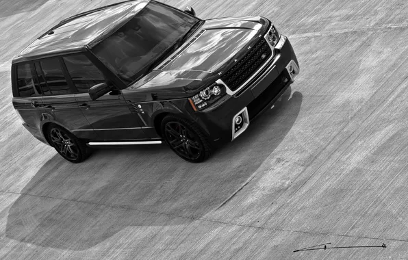 Picture b/W, SUV, Land Rover, track
