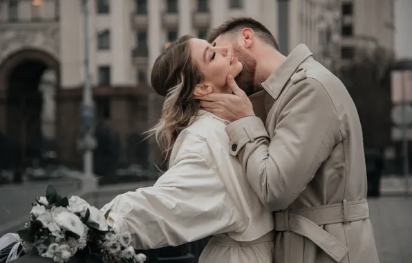 Picture girl, flowers, street, the building, feelings, kiss, bouquet, pair